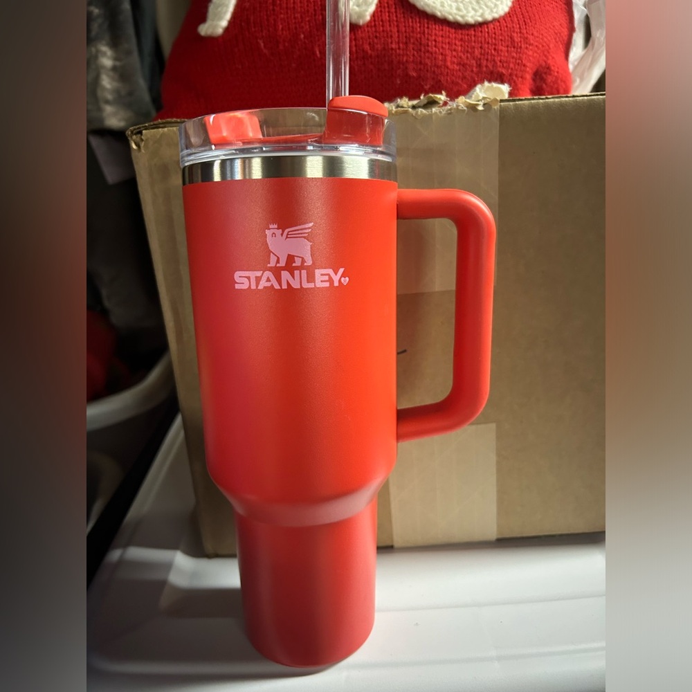 Target Exclusive Target Red 40oz Stanley